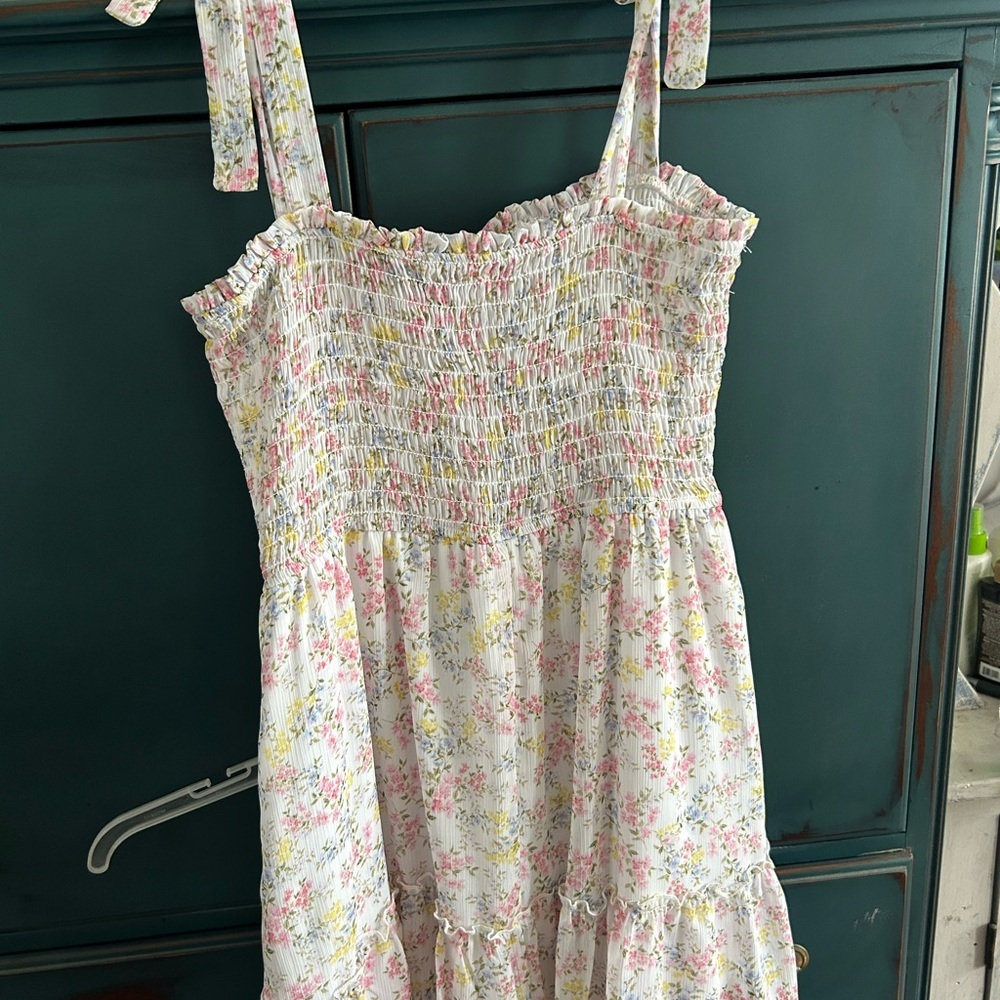 Altar ‘d state dress - Picture 2 of 8